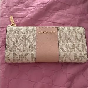 Michael kors wallet